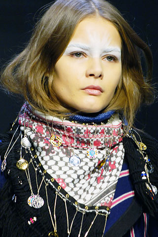 Esarfa Balenciaga, colectia toamna-iarna 2007/08