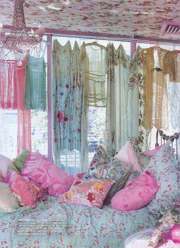 betsey-johnson.jpg