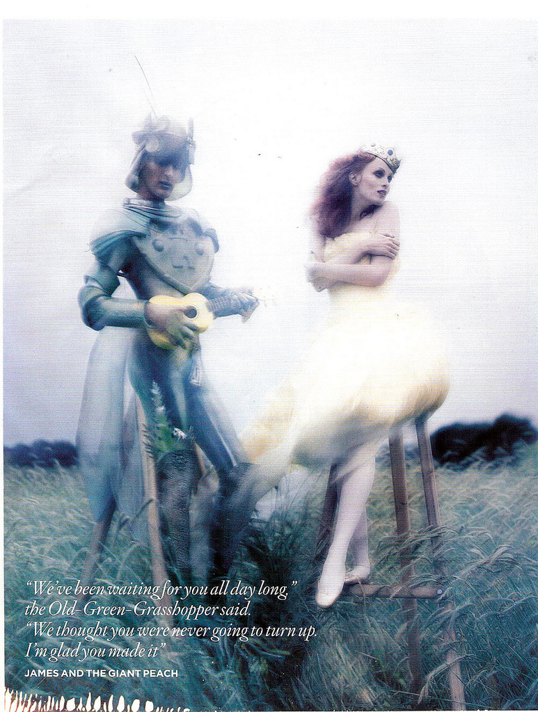 Tales of the Unexpected: Tim Burton, Helena Bonham Carter, Imelda Staunton si Jamie Bell fotografiati de Tim Walker pentru Vogue UK decembrie 2008