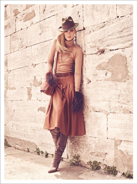 campania publicitara Koton pentru toamna 2010; fotograf: Kotay Birand; styling: Defne Kocabiykoglu; model: Sophie Holmes campania publicitara Koton pentru toamna 2010; fotograf: Kotay Birand; styling: Defne Kocabiykoglu; model: Sophie Holmes